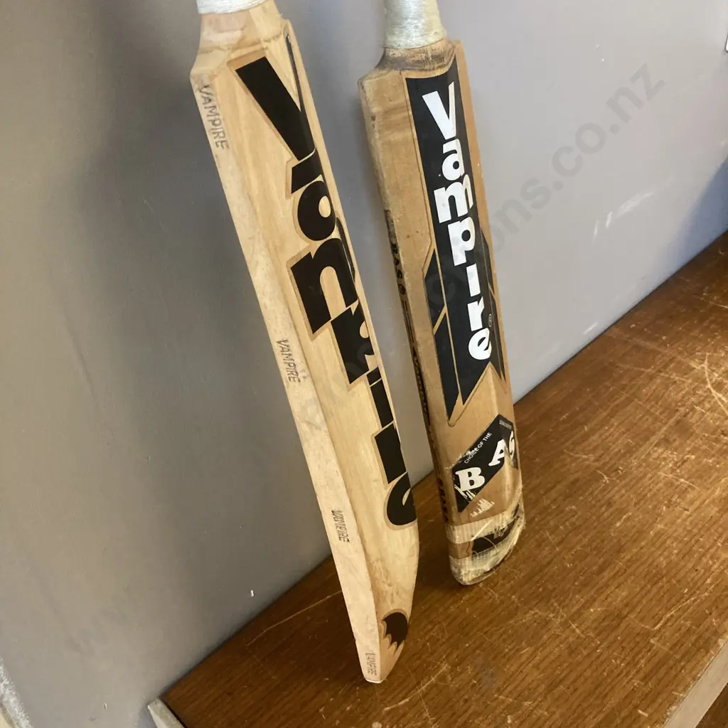 BAS Vampire English Willow Cricket Bat & BAS Vampire King Hitter English Willow Cricket Bat Image 1++